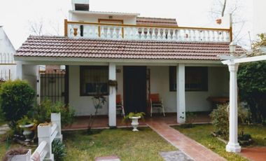 Casa en venta - 3 Dormitorios 2 Baños - San Bernardo del Tuyú