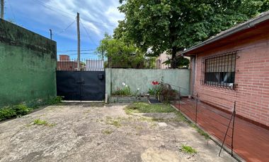 Casa Venta 4 amb - Lote propio c / cochera, patio y lavadero