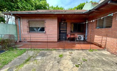Casa Venta 4 amb - Lote propio c / cochera, patio y lavadero