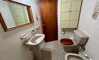 Casa Venta 4 amb - Lote propio c / cochera, patio y lavadero