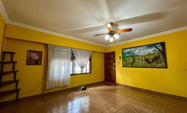 Casa Venta 4 amb - Lote propio c / cochera, patio y lavadero