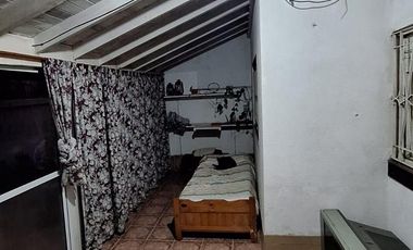 Casa en venta - 2 Dormitorios 1 Baño - 350Mts2 - Las Toninas