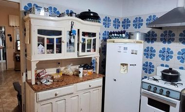 Casa en venta - 2 Dormitorios 1 Baño - 350Mts2 - Las Toninas