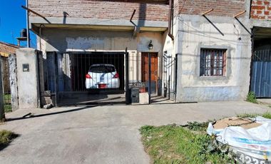 Casa de 5 amb. a la venta en Ezeiza - EXCELENTE UBICACION