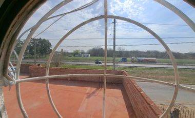 Casa de 5 amb. a la venta en Ezeiza - EXCELENTE UBICACION