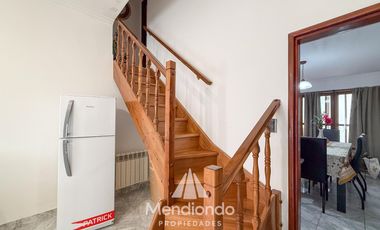 Casa con 4 dormitorios y Garage para 3 autos. Quincho. Radiadores. Zona Peralta Ramos Oeste.