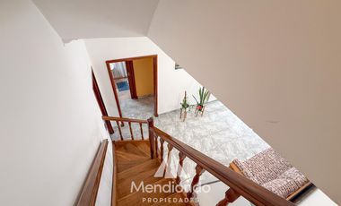 Casa con 4 dormitorios y Garage para 3 autos. Quincho. Radiadores. Zona Peralta Ramos Oeste.