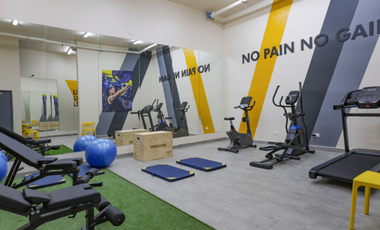 Departamento en arriendo c/ estacionamiento en Parque Los Reyes