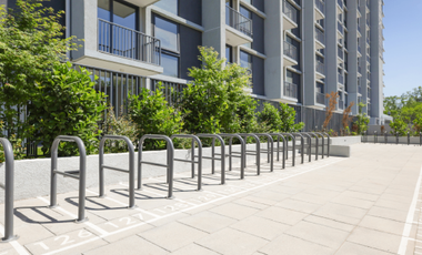 Departamento en arriendo c/ estacionamiento en Parque Los Reyes