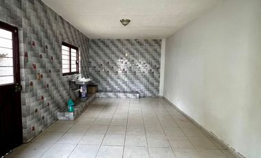 Casa en renta con uso de suelo comercial  440m2 Los Robles Nuevo Mexico Zapopan