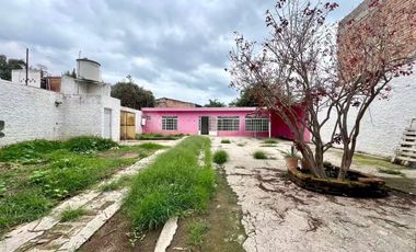 Casa en renta con uso de suelo comercial  440m2 Los Robles Nuevo Mexico Zapopan