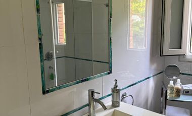 Casa en venta - 3 Dormitorios 3 Baños - Cochera - 1.100Mts2 - Campana