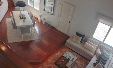 Casa en venta - 3 Dormitorios 3 Baños - Cochera - 1.100Mts2 - Campana