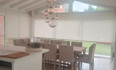 Casa en venta - 3 Dormitorios 3 Baños - Cochera - 1.100Mts2 - Campana