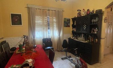 Casa en venta - 4 Dormitorios 2 Baños - 233Mts2 - Cochera - Córdoba Capital