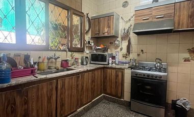 Casa en venta - 4 Dormitorios 2 Baños - 233Mts2 - Cochera - Córdoba Capital