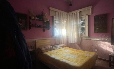 Casa en venta - 4 Dormitorios 2 Baños - 233Mts2 - Cochera - Córdoba Capital