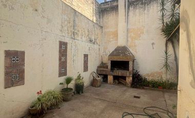 Casa en venta - 4 Dormitorios 2 Baños - 233Mts2 - Cochera - Córdoba Capital