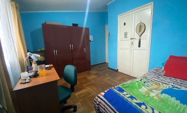 GRAN CASA EN VENTA A SOLO PASOS DE HOSPITAL HIGUERAS