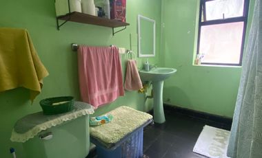 GRAN CASA EN VENTA A SOLO PASOS DE HOSPITAL HIGUERAS