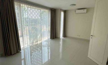 Disewakan rumah 2lantai Grand Pakuwon Furnish
