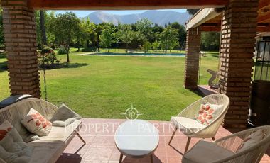 Hermosa Casa con Piscina y jardin formado