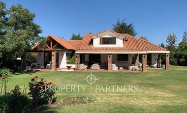 Hermosa Casa con Piscina y jardin formado
