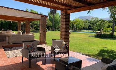 Hermosa Casa con Piscina y jardin formado