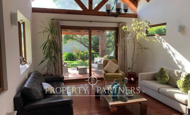 Hermosa Casa con Piscina y jardin formado