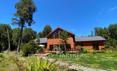 Espectacular casa de 240 m2 en arriendo a 20 minutos del centro de Puerto Varas