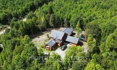 Espectacular casa de 240 m2 en arriendo a 20 minutos del centro de Puerto Varas