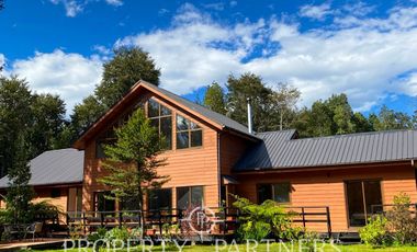 Espectacular casa de 240 m2 en arriendo a 20 minutos del centro de Puerto Varas