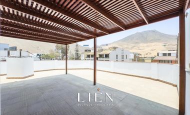 Departamento de amplias dimensiones y terraza enorme en Surco