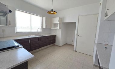 CASA EN VENTA EN BOSQUE ESMERALDA