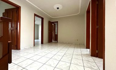 Casa en Colonia Mirador del Sol a 1.5 cuadras de Av. Moctezuma y Av. Patria