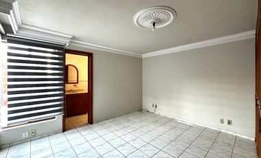 Casa en Colonia Mirador del Sol a 1.5 cuadras de Av. Moctezuma y Av. Patria