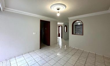 Casa en Colonia Mirador del Sol a 1.5 cuadras de Av. Moctezuma y Av. Patria