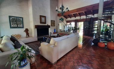 CONTEMPORANEA CASA EN RENTA, SAN ANTONIO VALLE DE BRAVO