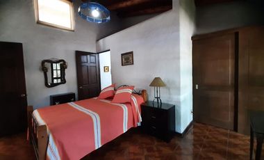 CONTEMPORANEA CASA EN RENTA, SAN ANTONIO VALLE DE BRAVO