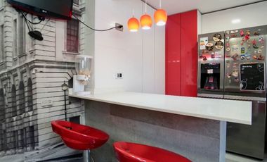 Linda y Renovada-Casa en Condominio