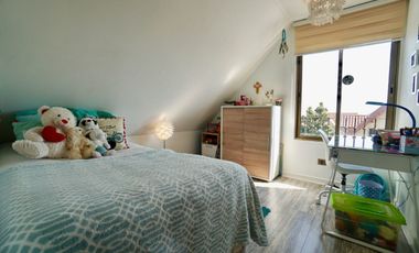 Linda y Renovada-Casa en Condominio