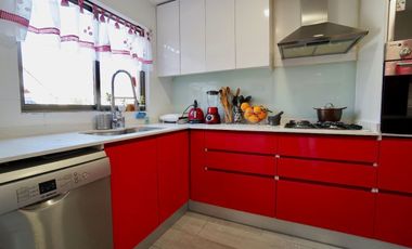 Linda y Renovada-Casa en Condominio