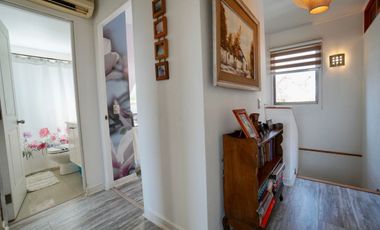 Linda y Renovada-Casa en Condominio