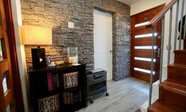 Linda y Renovada-Casa en Condominio