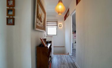 Linda y Renovada-Casa en Condominio