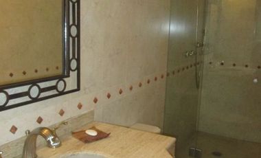 Casa con jardín y alberca en Fraccionamiento las Fincas, Jiutepec