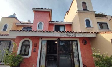 Casa en condominio en venta en Fraccionamiento Burgos, Temixco, Morelos.