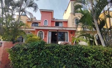 Casa en condominio en venta en Fraccionamiento Burgos, Temixco, Morelos.