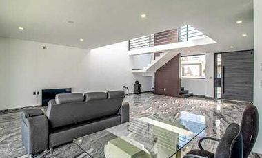 Hermosa Residencia en venta  Burgos Bugambilias