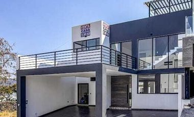 Hermosa Residencia en venta  Burgos Bugambilias